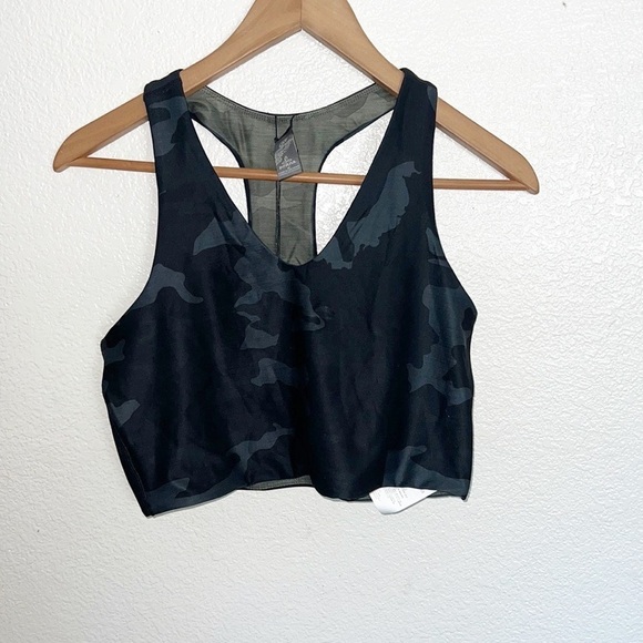 Prana Momento Camoflauge Black Green NEW Reversible Crop Top - Picture 1 of 14